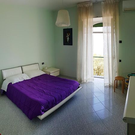 Amalfi Hills Aparthotel Стая снимка