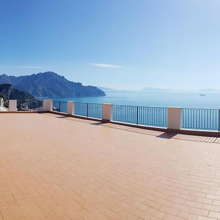 Amalfi Hills Aparthotel Екстериор снимка