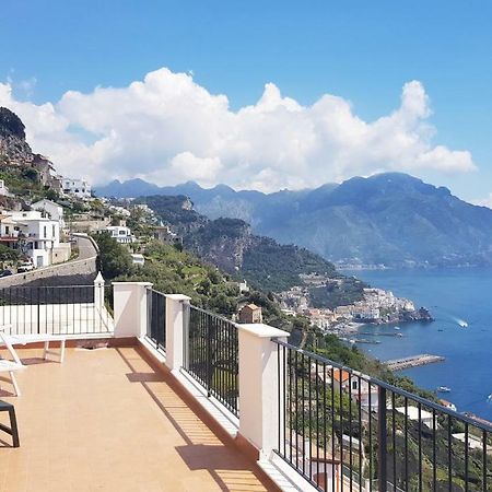 Amalfi Hills Aparthotel Екстериор снимка