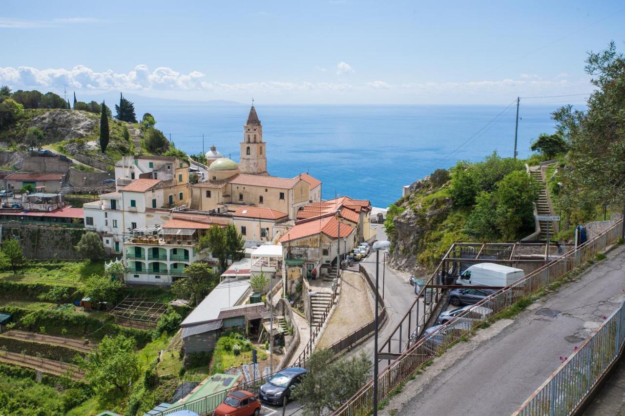 Amalfi Hills Aparthotel Стая снимка