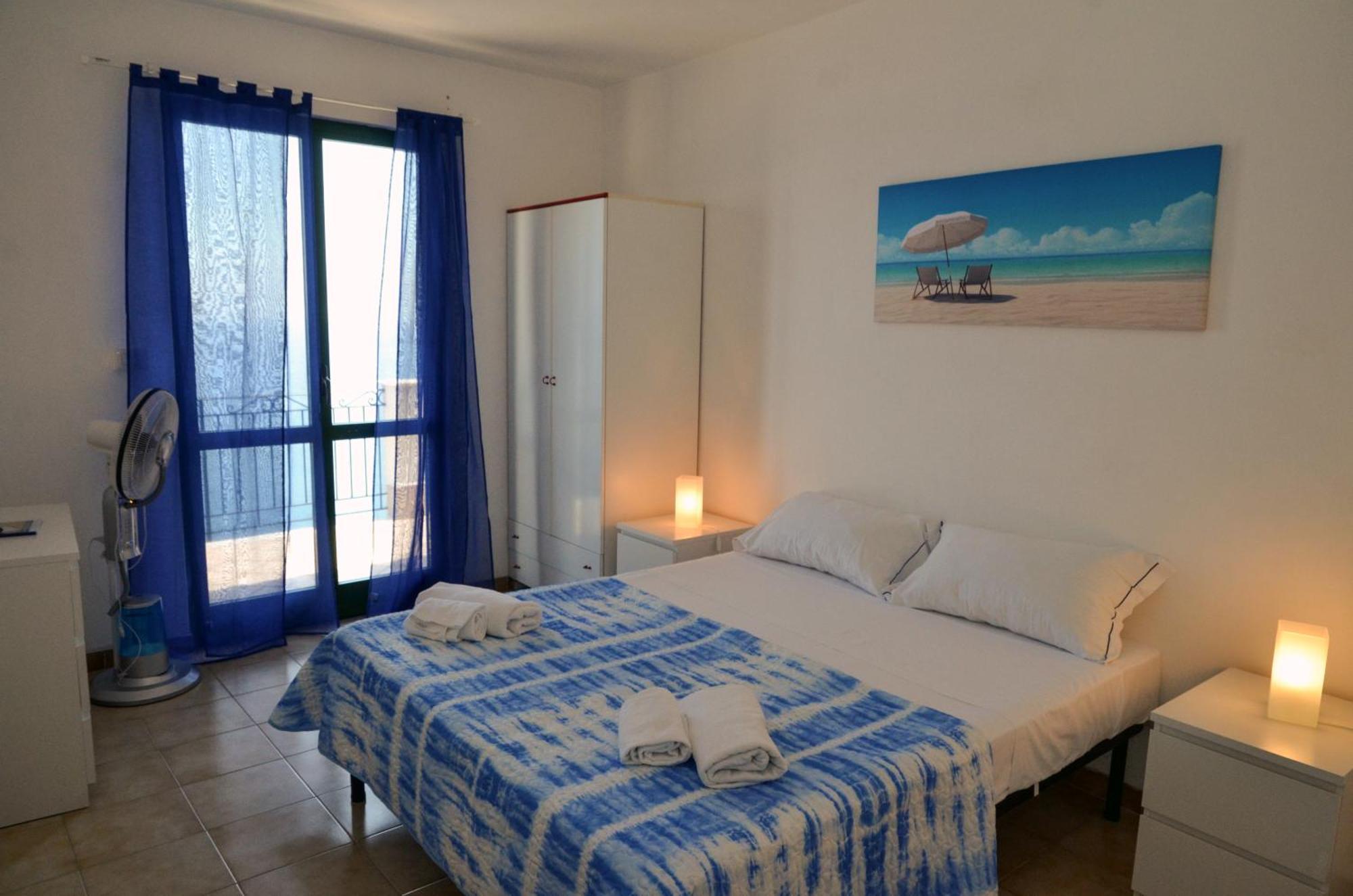 Amalfi Hills Aparthotel Стая снимка