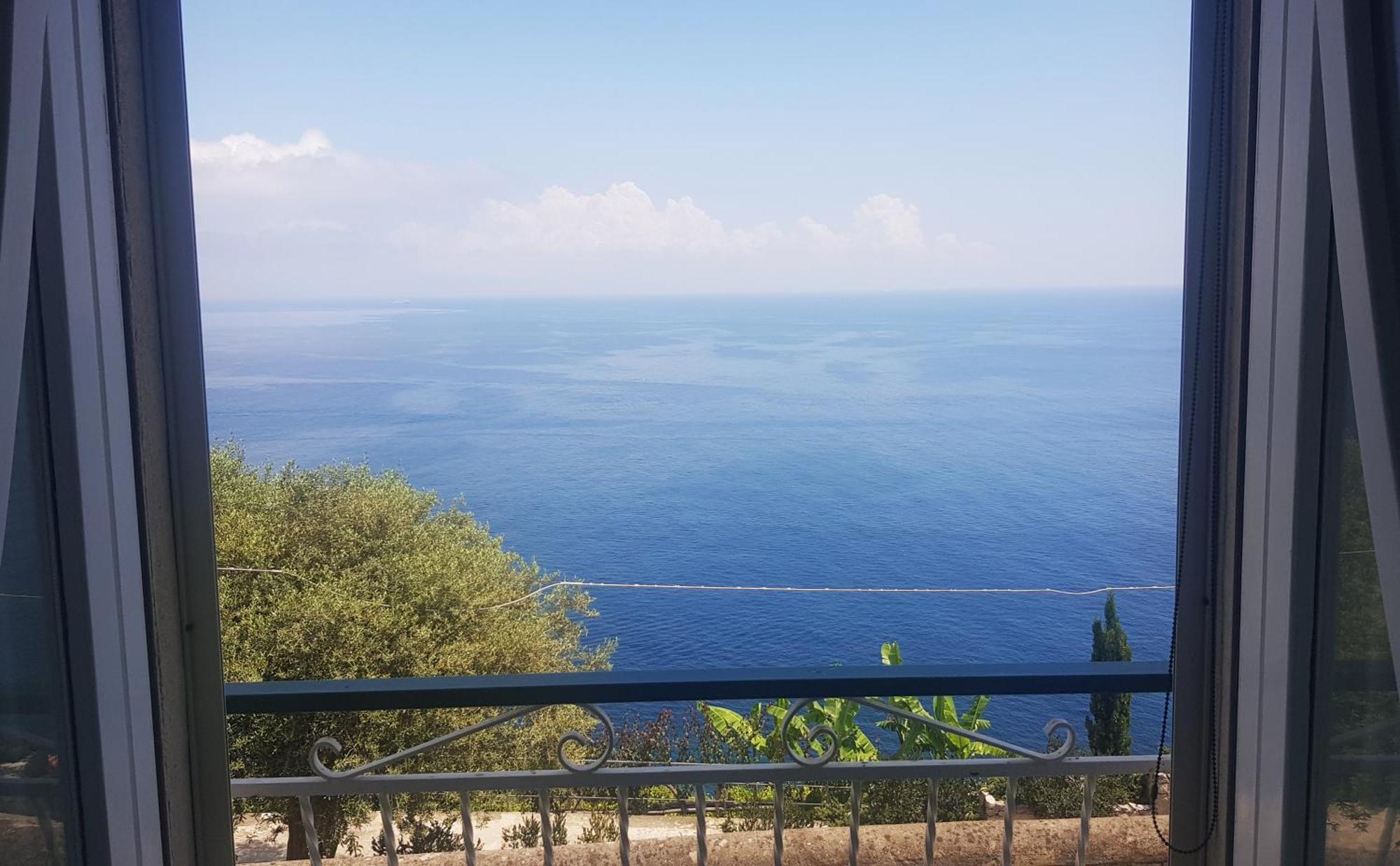 Amalfi Hills Aparthotel Екстериор снимка