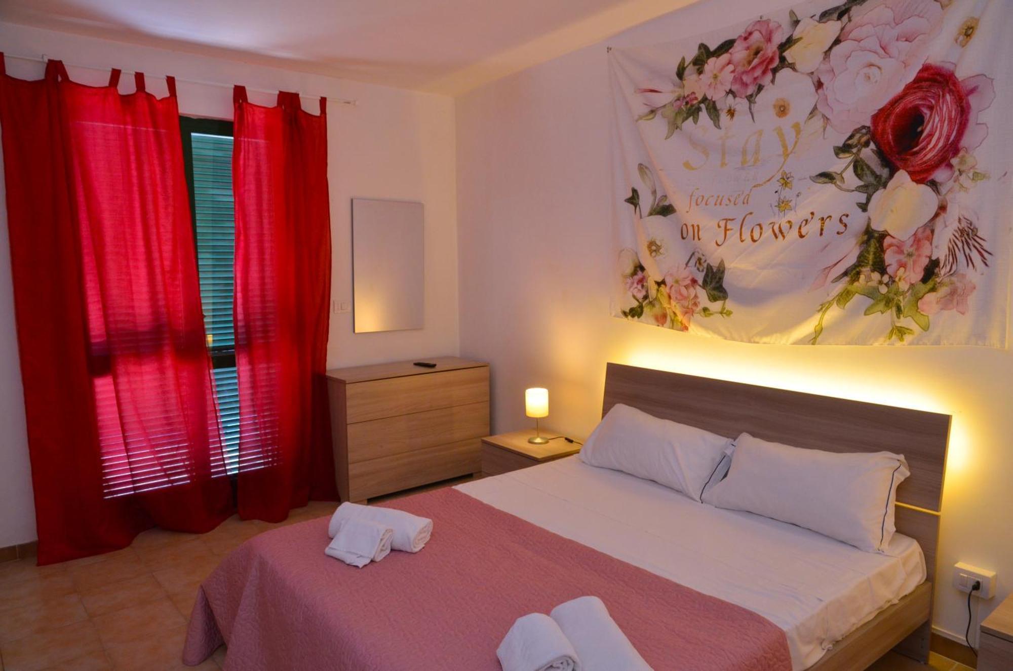 Amalfi Hills Aparthotel Стая снимка