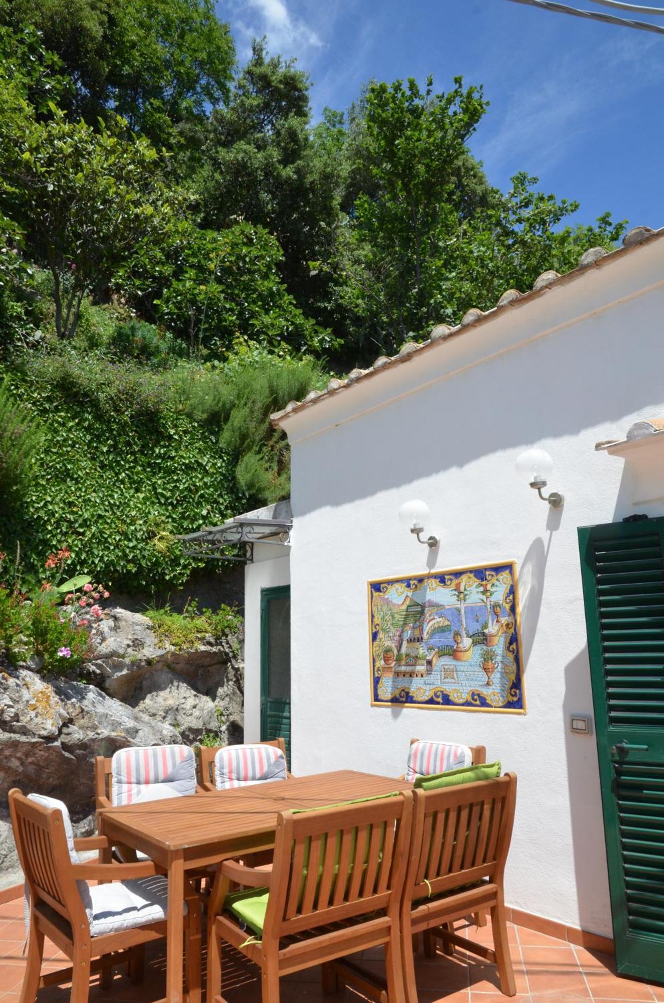 Amalfi Hills Aparthotel Стая снимка